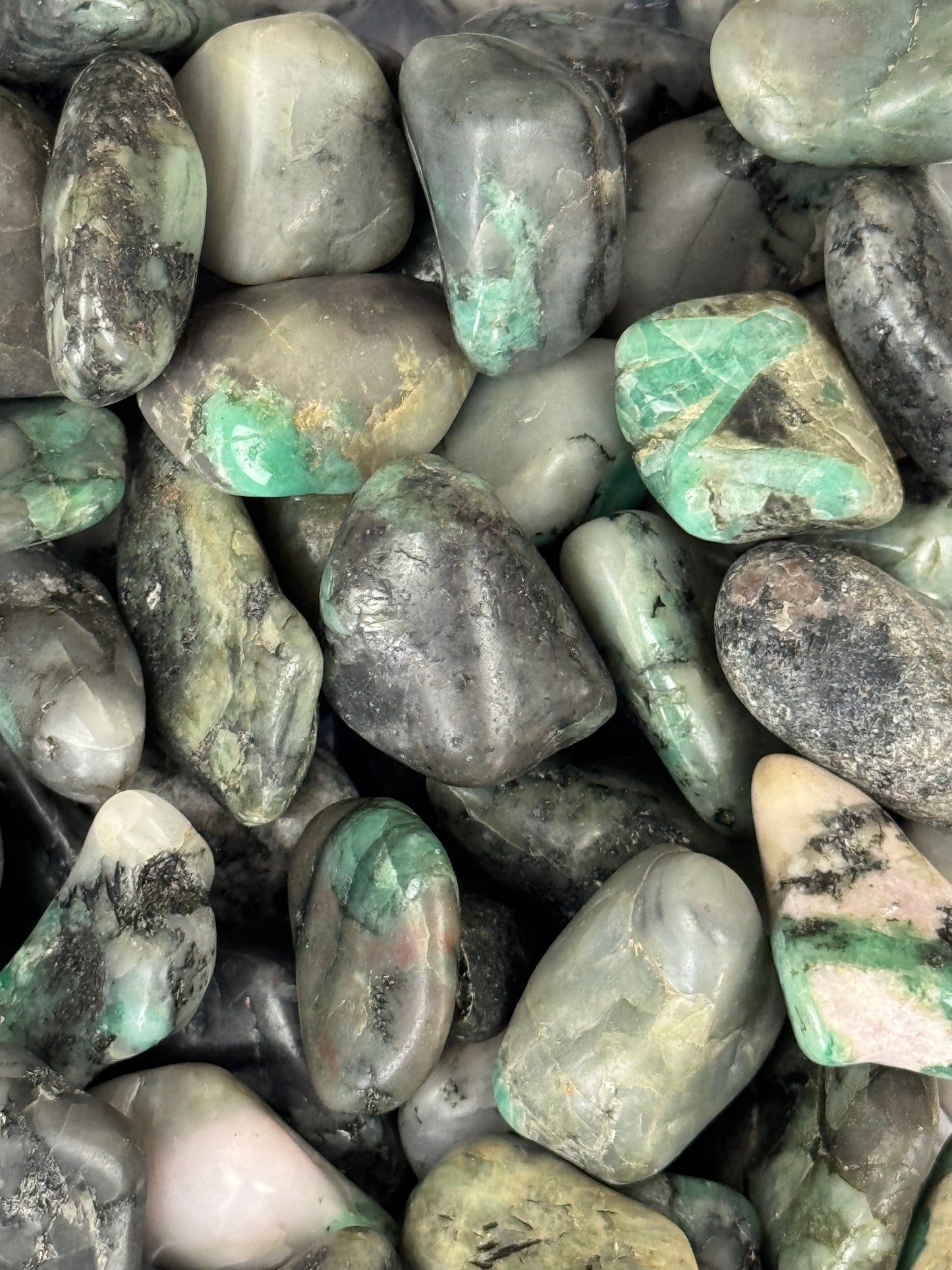 Emerald Tumbled Stones